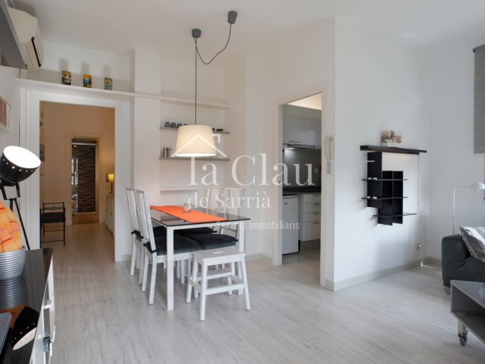 ¡Luminoso y moderno apartamento totalmente amueblado y equipado!  